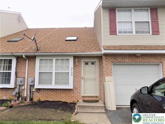 Primary Photo - 2733 Victoria Ln