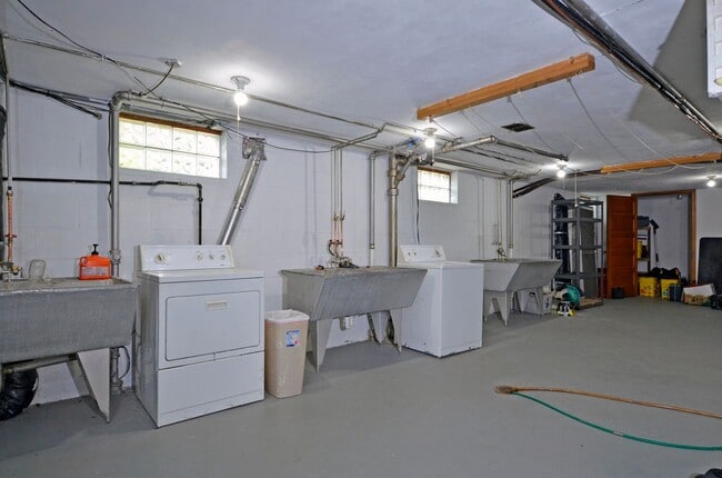Building Photo - 4451 Bloomington Ave