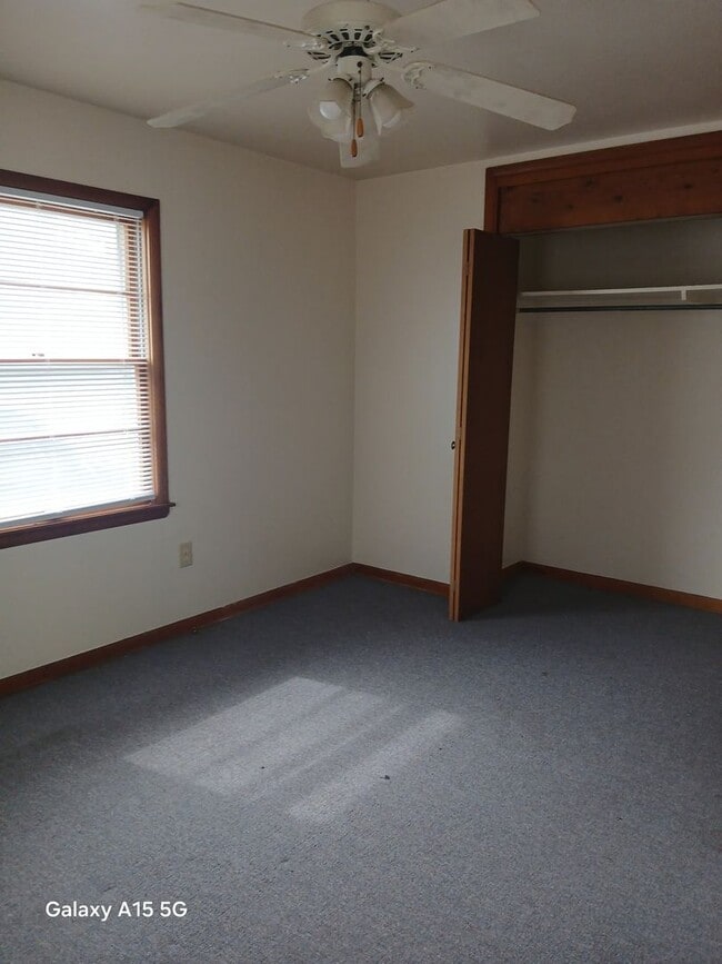 Building Photo - A charming 3 Bed 1 1/2 Bath House