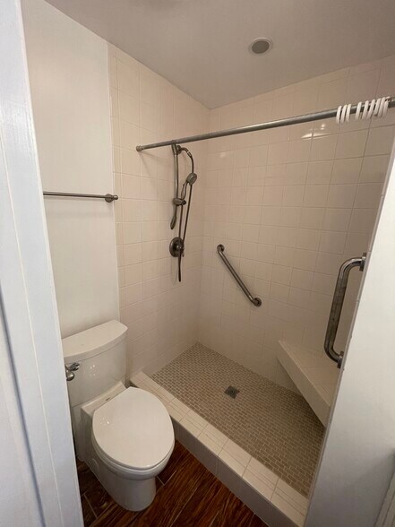 Building Photo - 508 S Catalina Ave