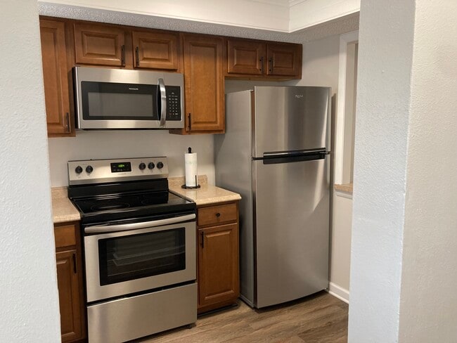 Building Photo - 3774 Lake Bayshore Dr