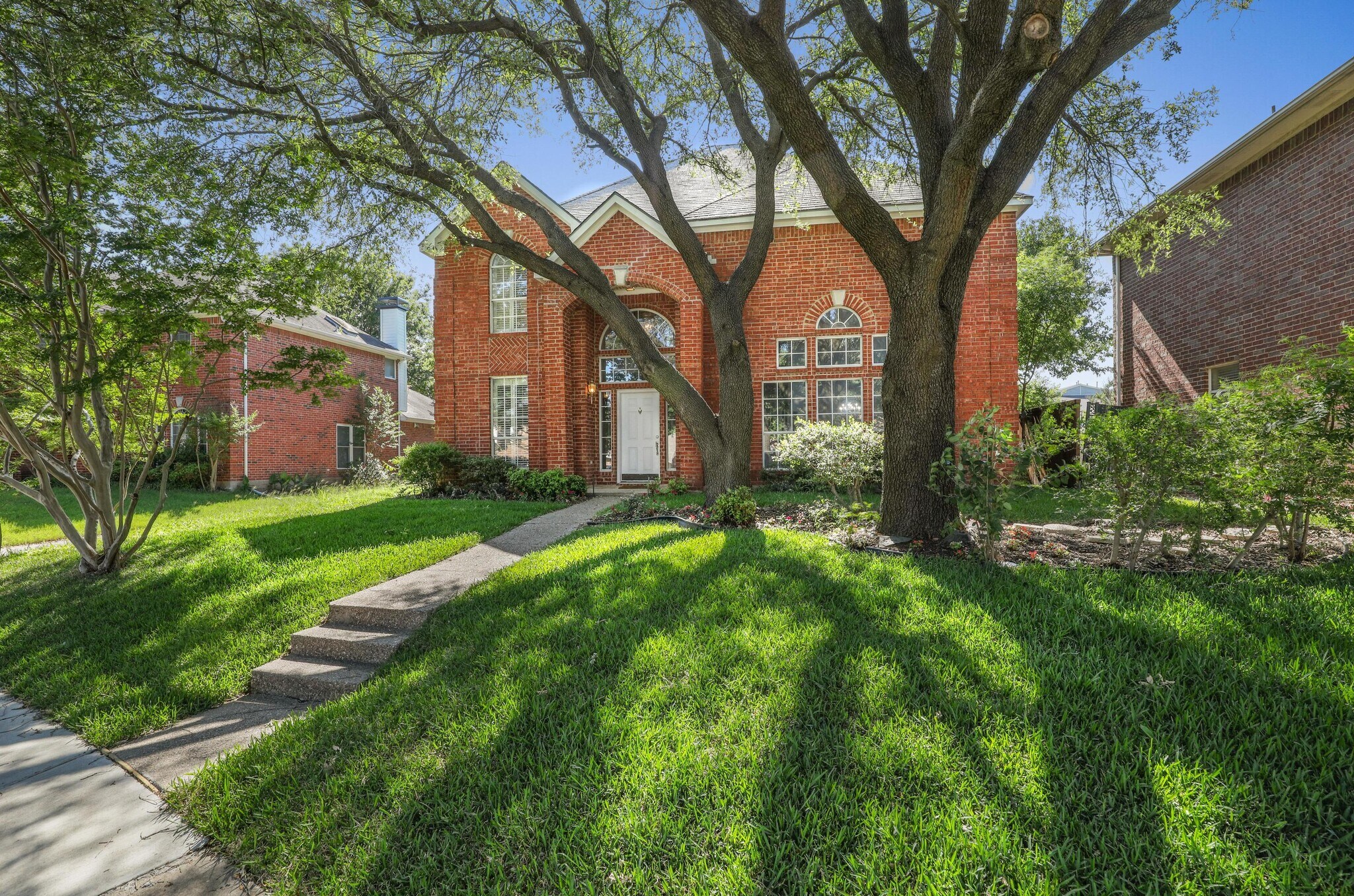 Building Photo - 740 Fairlawn St