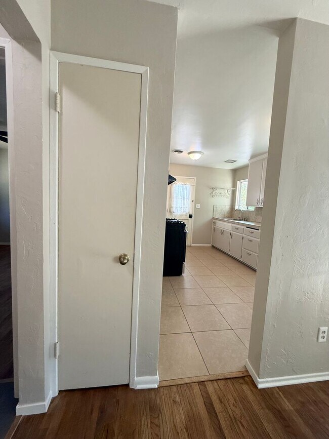 Building Photo - COMING SOON!! 2 BEDROOM 1 BATH HOME NEAR DOWNTOWN PASO ROBLES!!!!