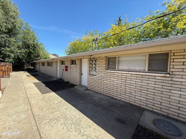 Building Photo - 1009 S 41st Ave