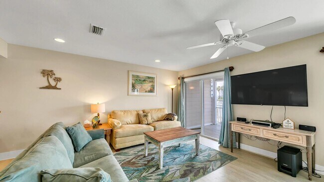 Building Photo - 445 Gulf Shore Dr