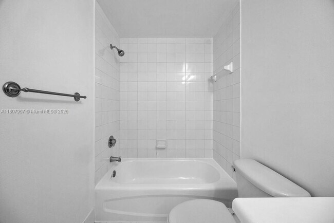Building Photo - 50 Menores Ave