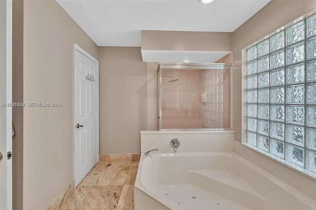 Building Photo - 3877 Bimini Ave