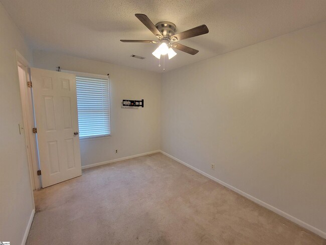 Building Photo - 503 Hillandale Rd