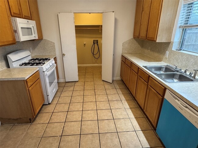 Building Photo - 4018 Longway Estates Ct