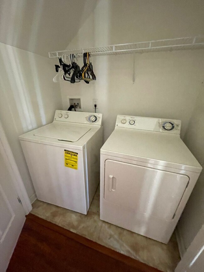 Building Photo - Hadley Commons 2 Bedroom 2.5 Bath Townhome