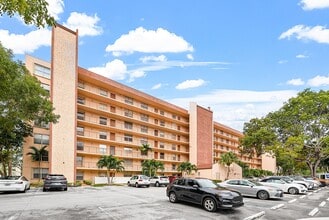 Building Photo - 14623 Bonaire Blvd