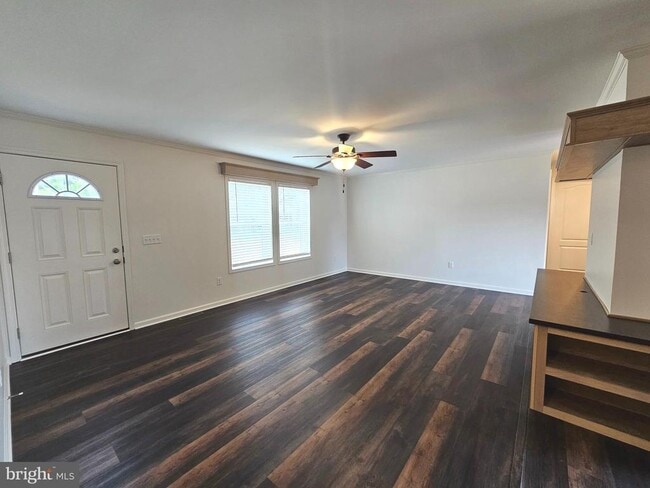 Building Photo - 86 Metz Dr