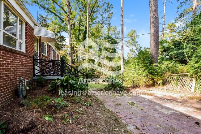 Building Photo - 1820 N Beltline Blvd