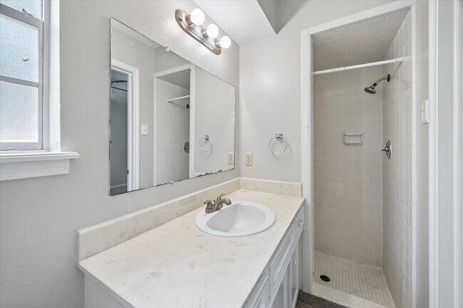 Building Photo - 25114 Spring Ridge Dr
