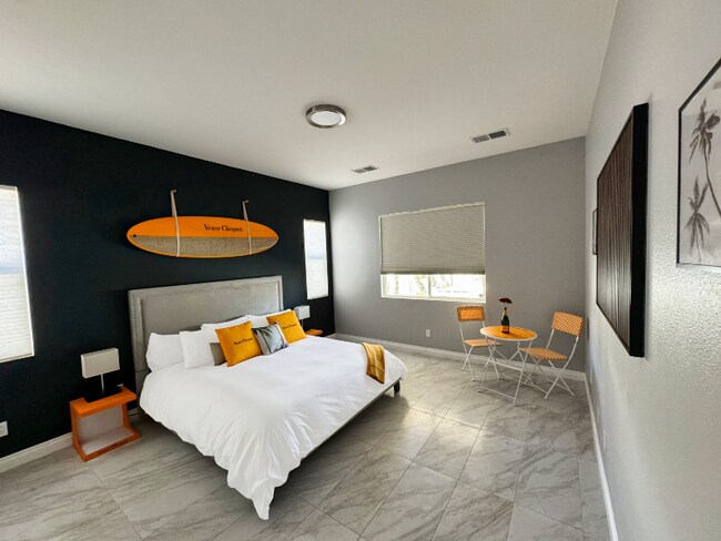 Building Photo - 43244 Freesia Pl