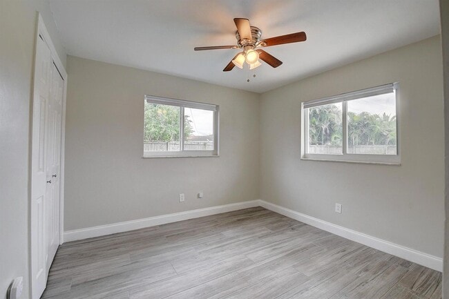 Building Photo - 798 SW 15th Ave