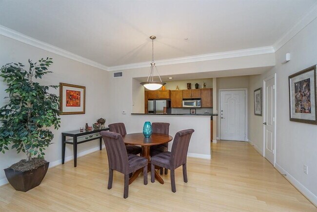 Building Photo - Fully Furnished Sugar Land Town Square Condo – Some Utilities Included