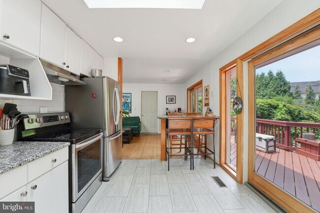 Building Photo - 1476 Waggaman Cir