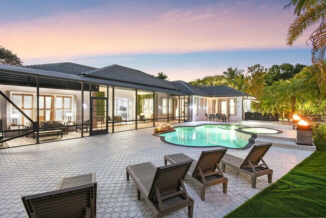 Building Photo - 15700 Carrera Ln