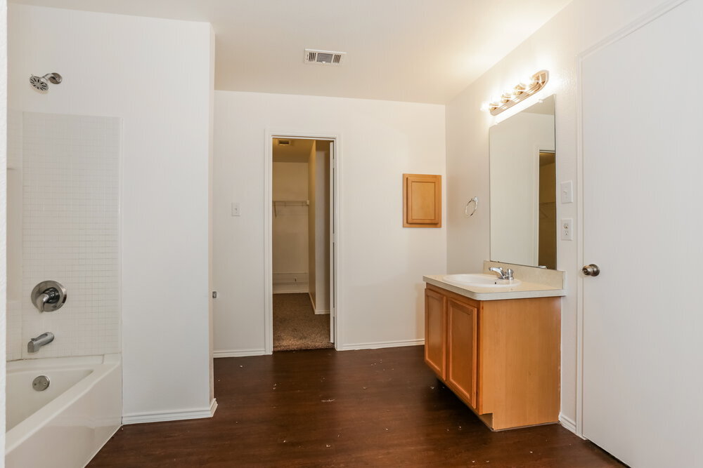 Building Photo - 8532 Shallow Creek Dr