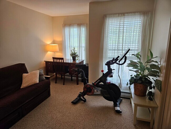 Building Photo - $2,650 2BD/1.5BA South Portland Near I-295