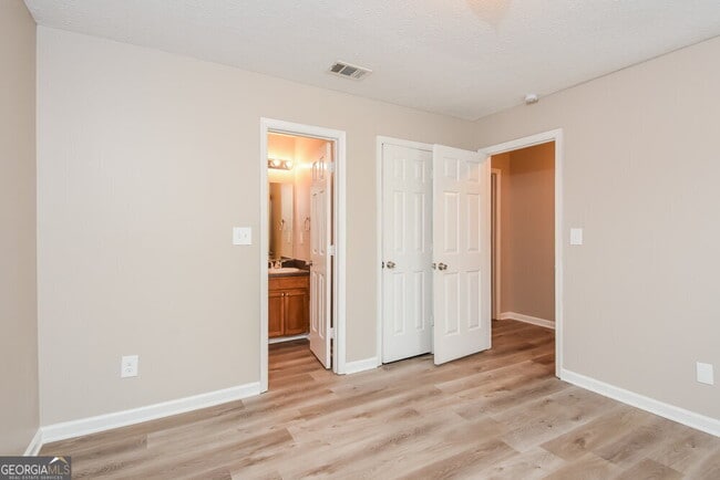 Building Photo - 563 Caloosa Cove SW