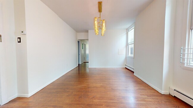 Building Photo - 328 49th St