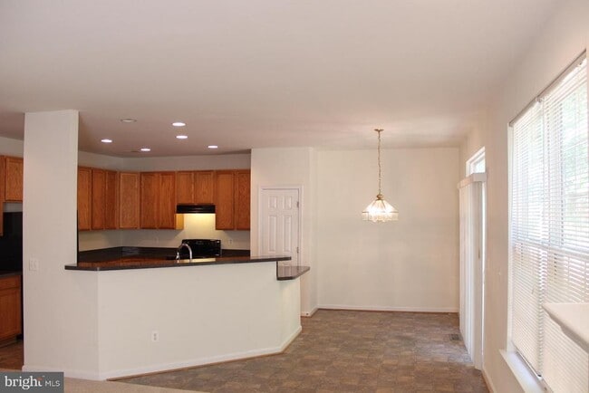 Building Photo - 15220 Lord Culpeper Ct