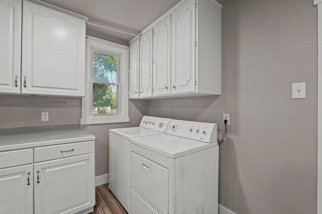 Building Photo - The One Spanish Fork Rental You Don't Want to Miss"