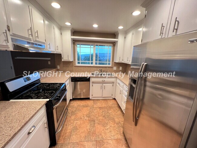 Building Photo - AVAILABLE MAY - Updated Home in Atascadero - 3 Bedroom / 2 Bathroom