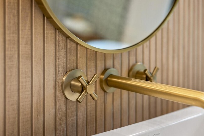 Building Photo - 1103 Centennial Dr