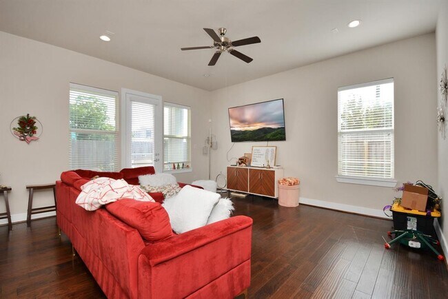 Building Photo - 8821 Hollister Pine Ct