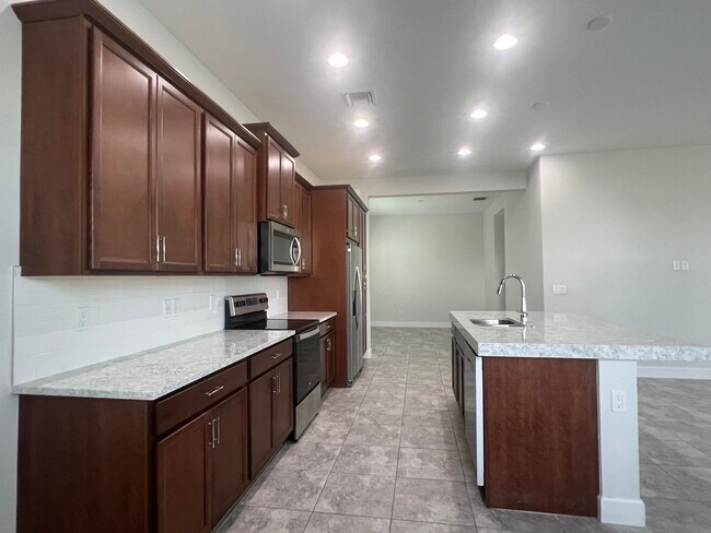 Building Photo - 14965 RedCove Pl