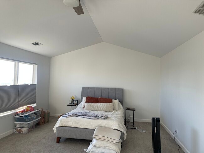 Building Photo - 3252 Cool Springs Ct