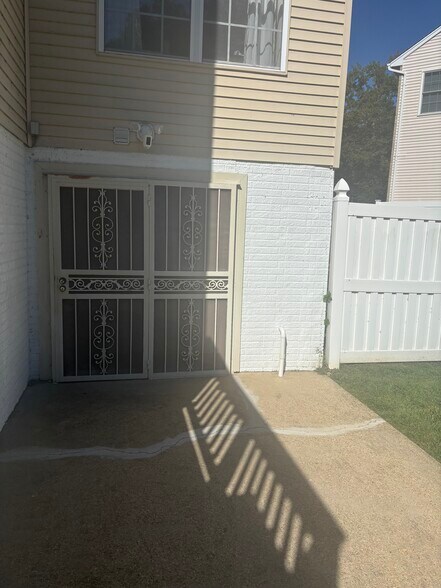 Building Photo - 9510 Calvert Manor Ct