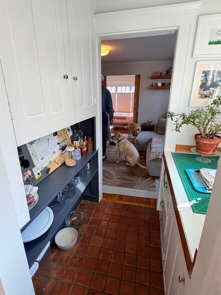 Building Photo - 138 Larch Rd