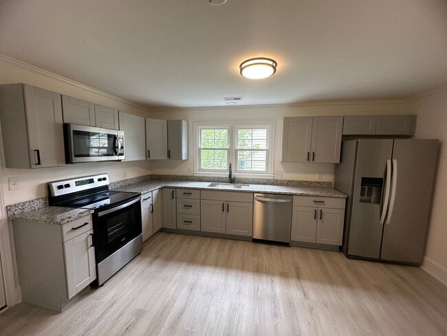 Building Photo - Newly renovated 2Br 1Ba Cottage