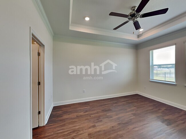 Building Photo - 14621 Cedar ml dr
