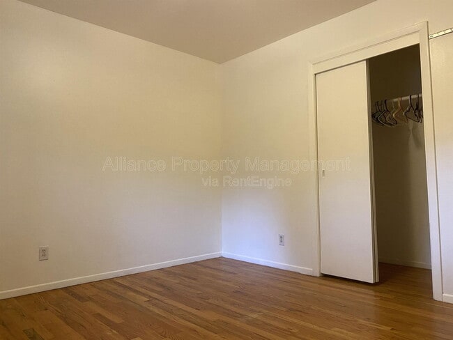 Building Photo - 1509 Evergreen Dr