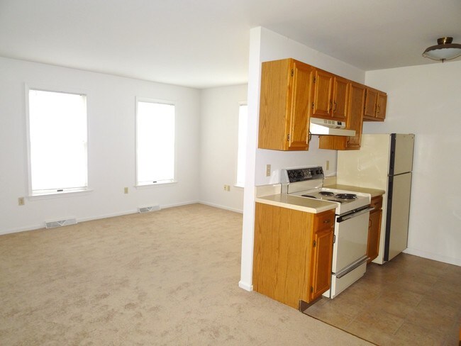 Building Photo - 420 Cherry Dr