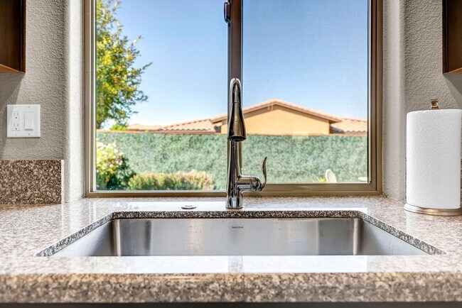 Building Photo - 2722 Mylonite Dr