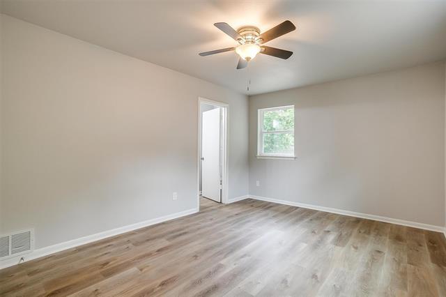 Building Photo - 144 NW Suzanne Terrace