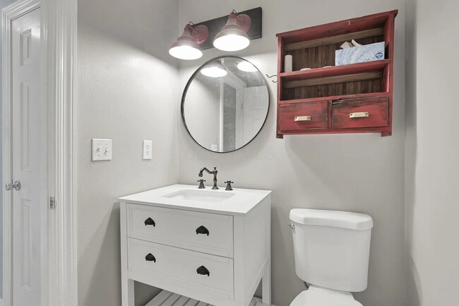 Building Photo - 2014 Burbridge Ln