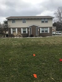 Building Photo - 2960 Thackeray Ave NW