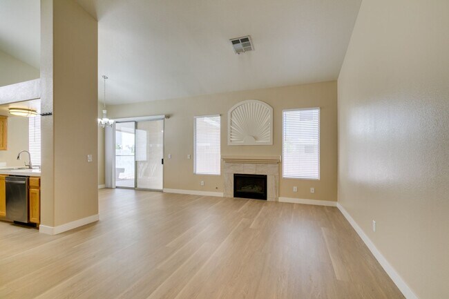 Building Photo - SW BEAUTY*2 BEDROOMS*OPEN FLOORPLAN*COMMUNITY POOL, GATED*CHECK THIS HOME OUT TODAY!