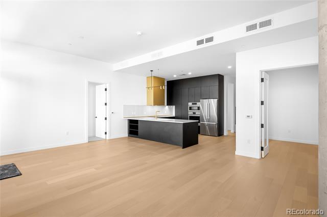 Building Photo - 3520 Chestnut Pl