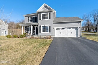 Building Photo - 2 Birch Ct