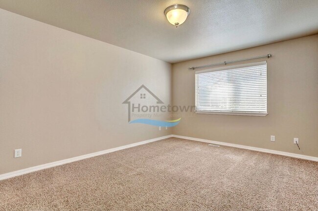 Building Photo - 5940 N Stafford Rd