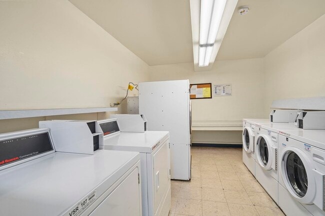 Building Photo - 1463 Marchbanks Dr