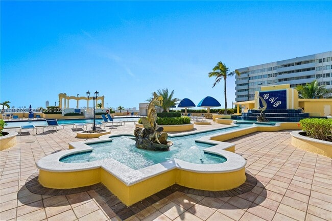 Building Photo - 7601 E Treasure Dr